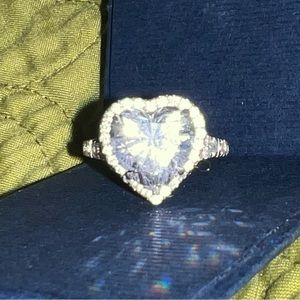 New Condition Brilliant Heart Cut CZ Ring in Pure Silver (.935) Size:08